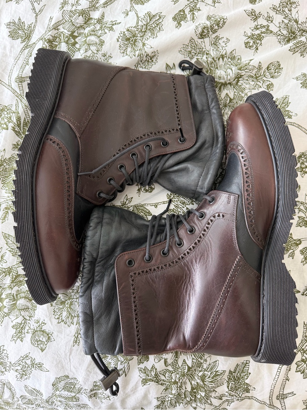 EUC Prada Uomo Two-Tone Cap Toe Lace-Up Leather Lugsole Boots size 8.5 UK- US 10